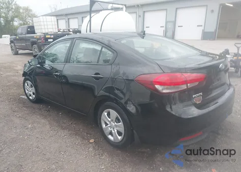 2017 Kia Forte Lx z USA, uszkodzony, nr VIN 3KPFK4A78HE110191